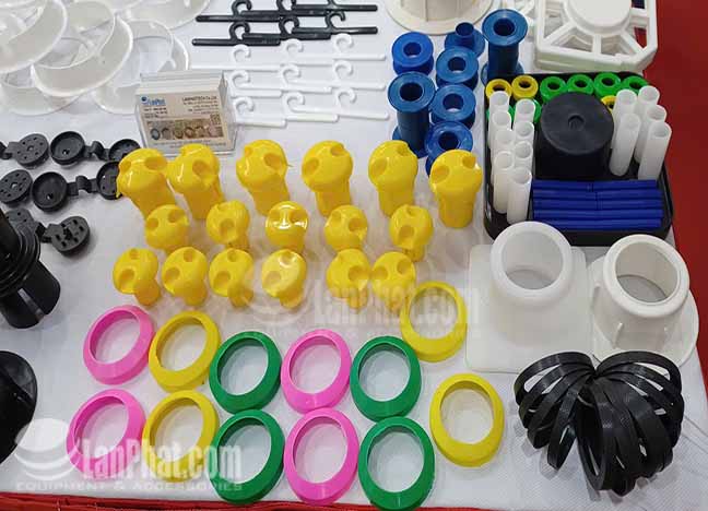 Nắp nhựa bịt đầu thép xây dựng Phi 12,14,18,20,24,25,32