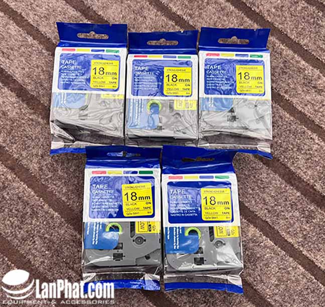 Nhãn in siêu dính TZS-S641 (Chữ đen, nền vàng, dài 8m, khổ rộng 18m)
