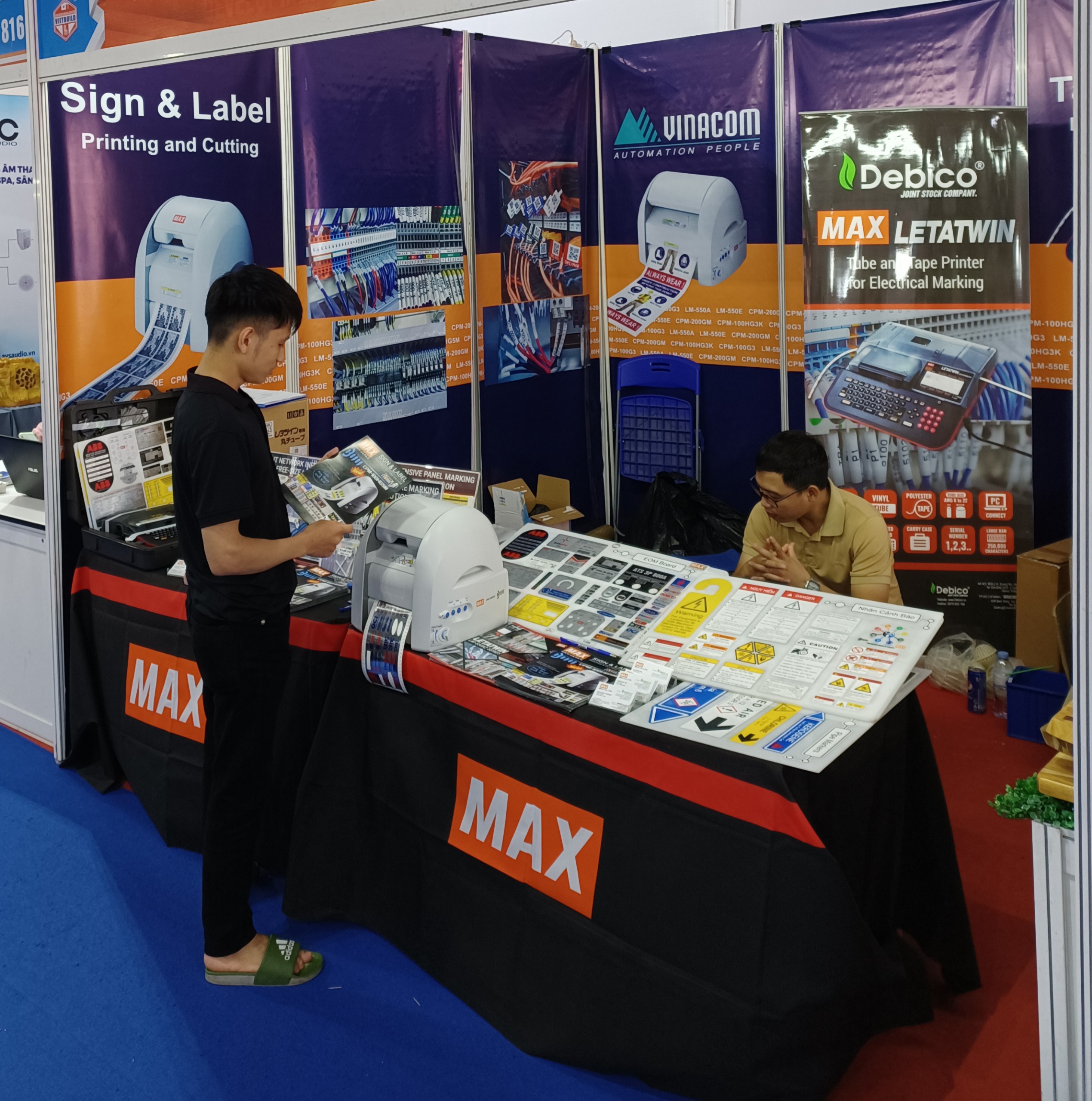 Toàn cảnh gian hàng LÂN PHÁT ở Triển lãm quốc tế VIETBUILD lần thứ 2 tại Hà Nội.